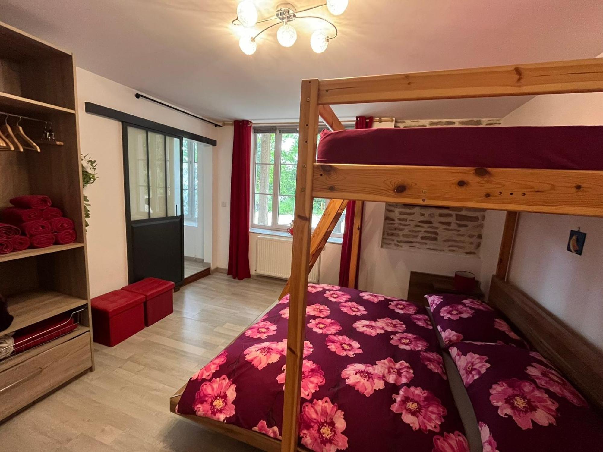 Couleurs De La Vie - Chambres D'Hotes Et Gite Cormatin Oda fotoğraf